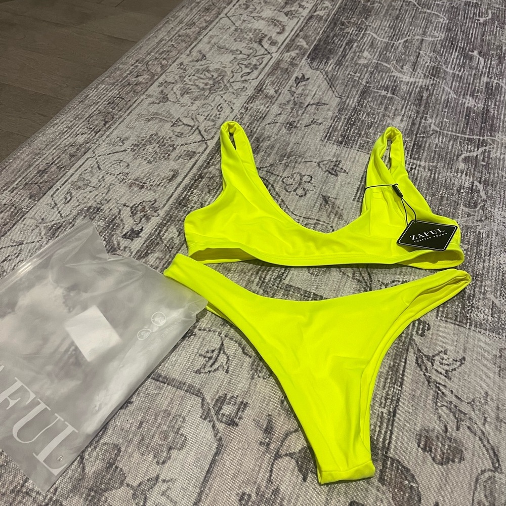 NWT Zaful 2 piece swimsuit